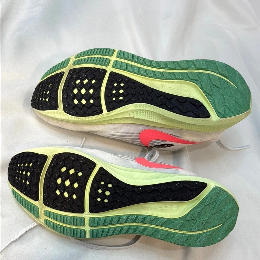 Nike Air Zoom Pegasus39 Womens Size 8.5 Low Top Running Sneaker Pre-owned